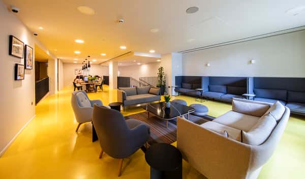 Studio apartment at Alameda - Image 4