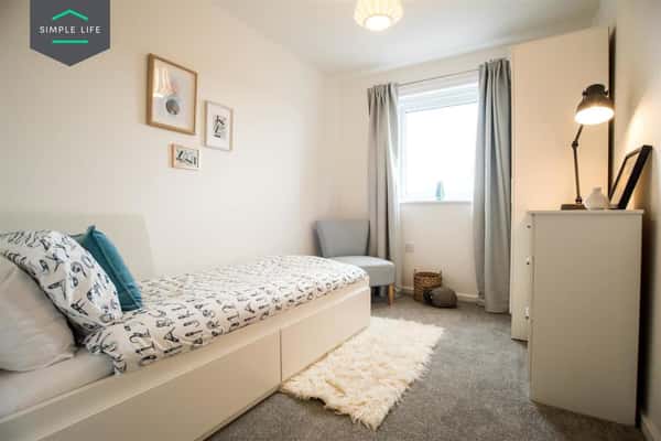 2 bedroom apartment at Canalside - Image 3