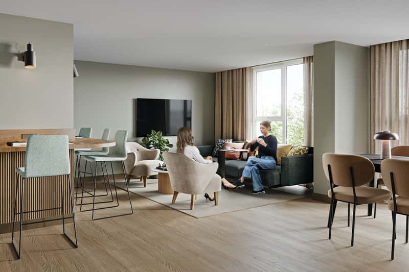 Apo at The Holloway - Image 7