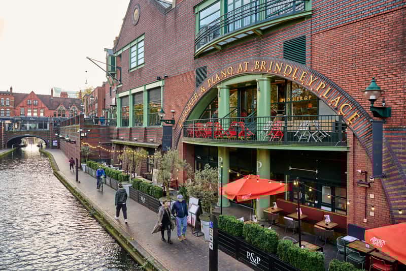 Apo at The Holloway - Image 9