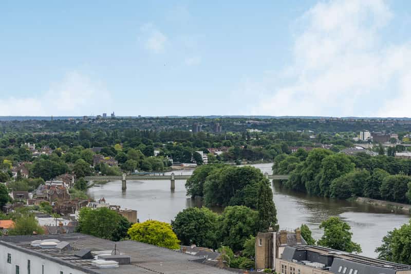 Apo Kew Bridge - Image 1