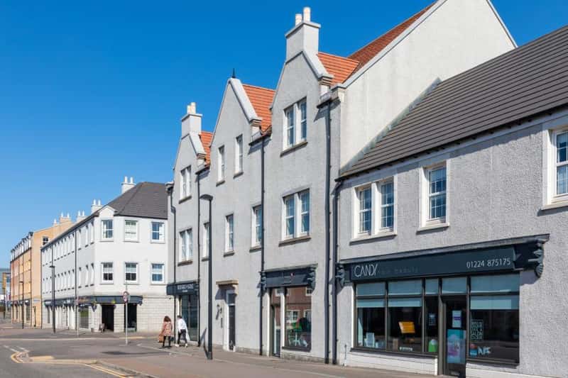 Charleston Green - Image 8