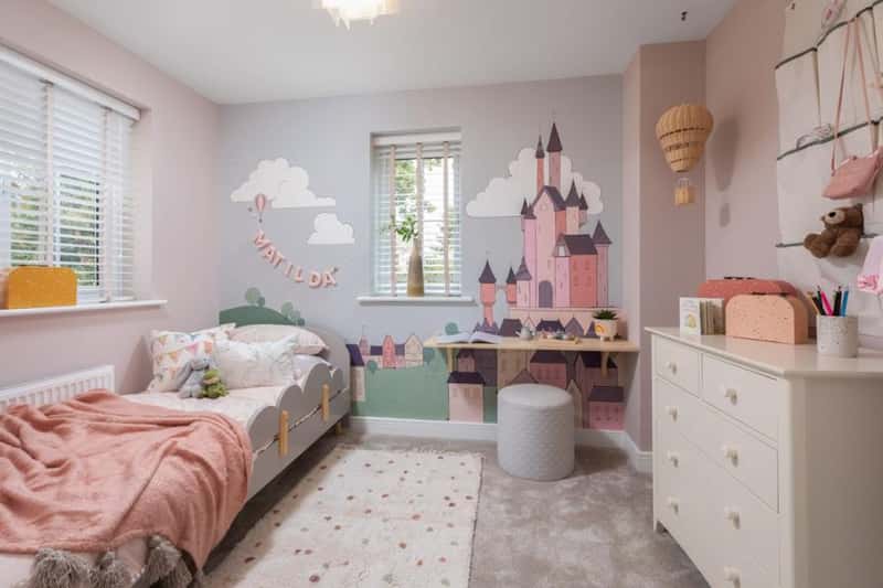 Eve Meadows - Image 15