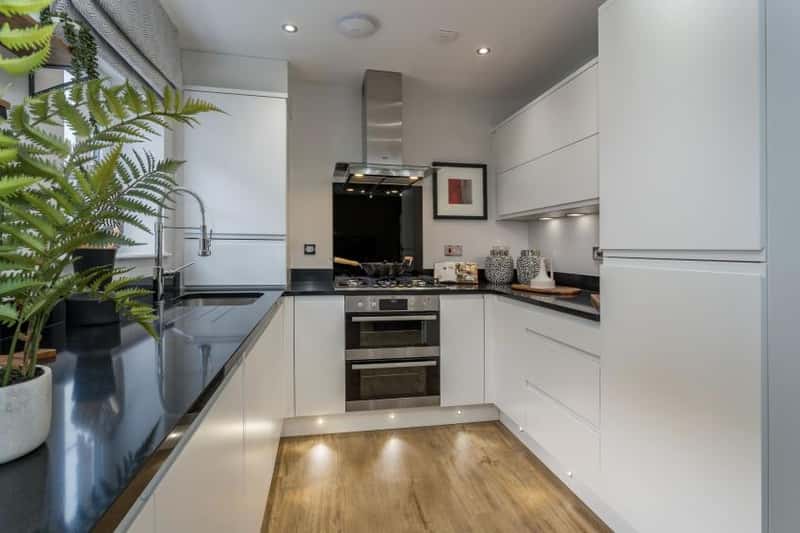 Ferry Village - Image 13