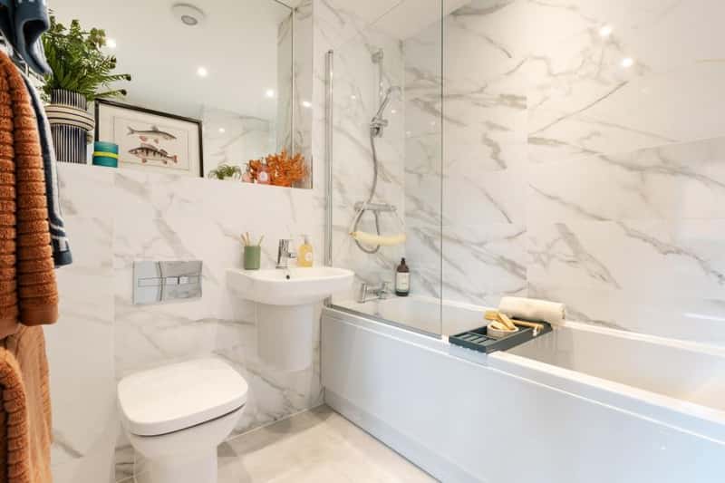 Harbour Village - Image 13