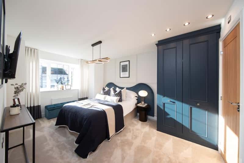 Weaver Green - Image 10