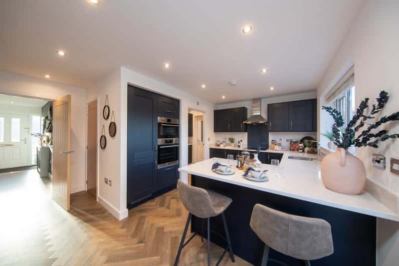 Weaver Green - Image 8