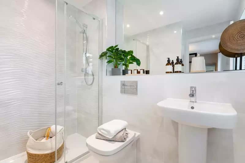 Weavers Fields - Image 13