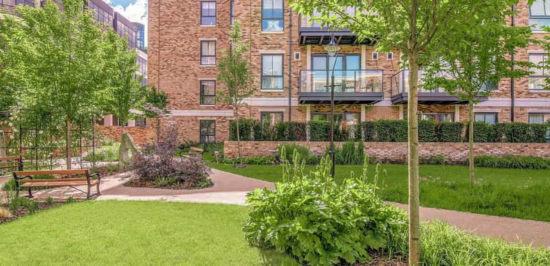 Chiswick Gate - Image 1