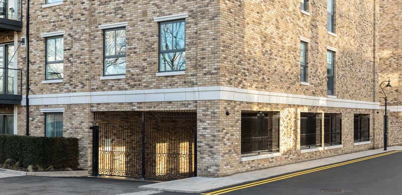 Chiswick Gate - Image 10