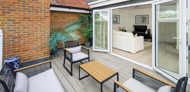 Hollyfields - Image 17