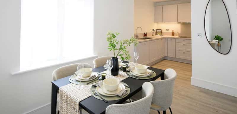 Hollyfields - Image 6