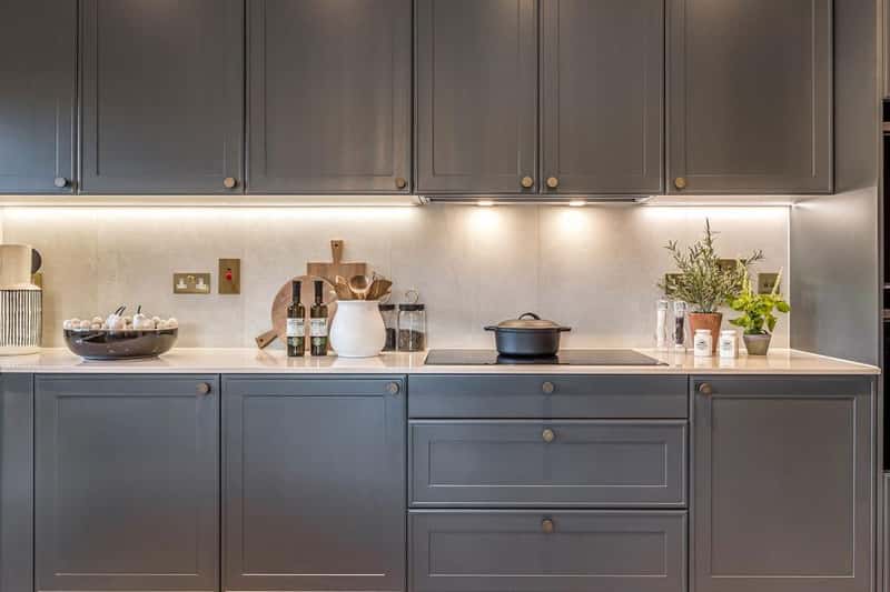 Sunninghill Square - Image 1