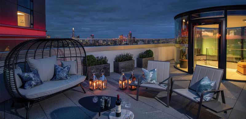 The Corniche - Image 12