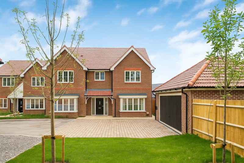 Knights Grove - Image 1