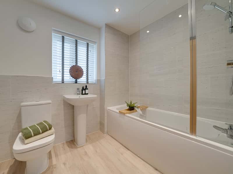 The Avenue - Image 10