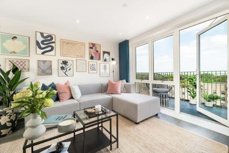 South Oxhey Central - Image 17