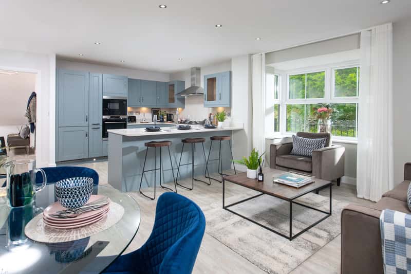 Queen's Manor - Image 2