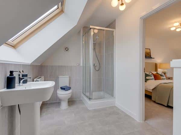 Holly Fields - Image 3