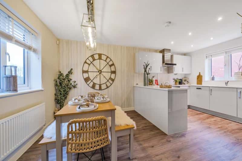 Swan Park - Image 10