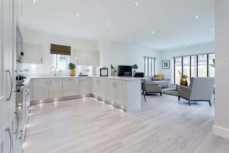 Castle Gate, Maidenhill - Image 2