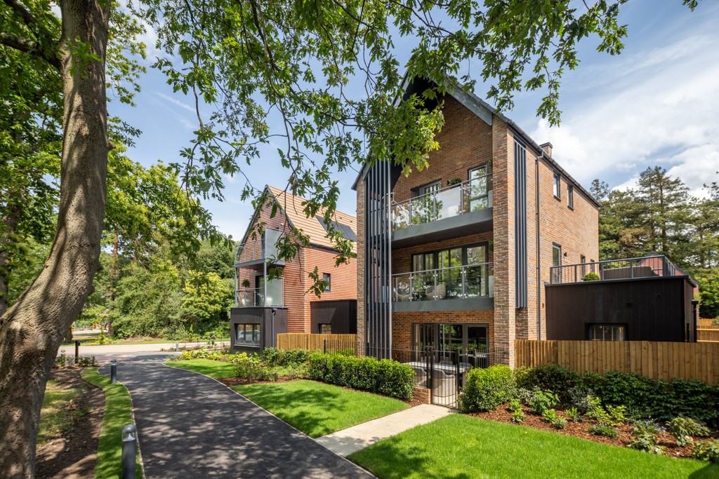 Brooklands Grove — photo 2