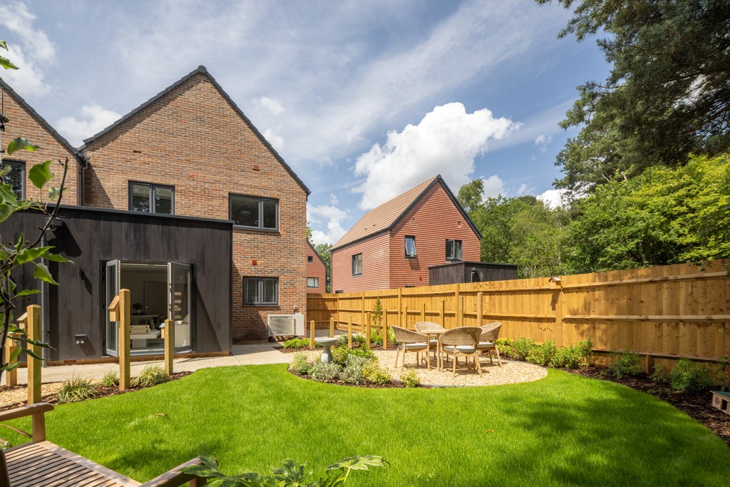 Brooklands Grove — photo 8