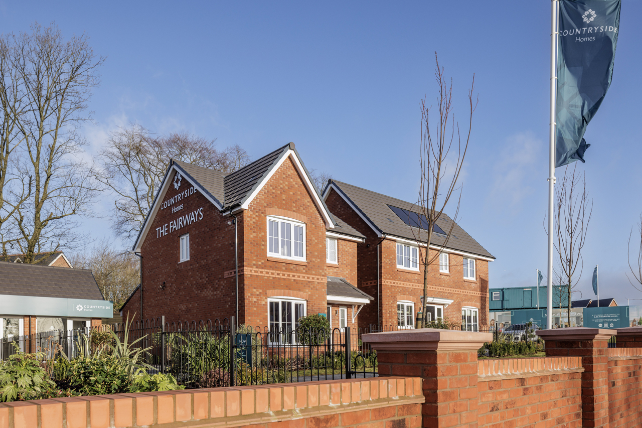 The Fairways at Brackley Village, Salford, Greater Manchester — photo 1