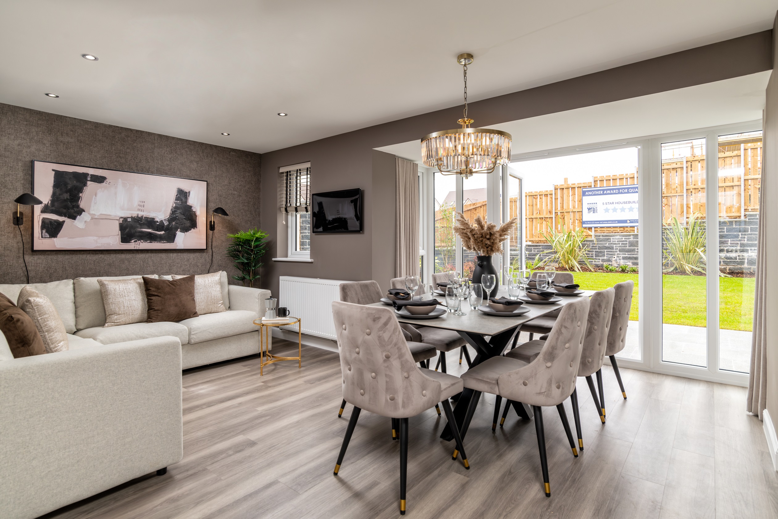DWH @ Eaglesham View — photo 4
