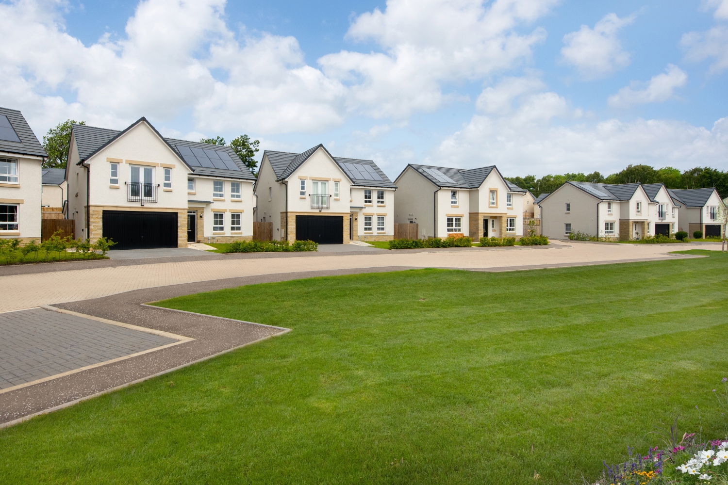 St Clair Mews, Roslin, Midlothian — photo 1