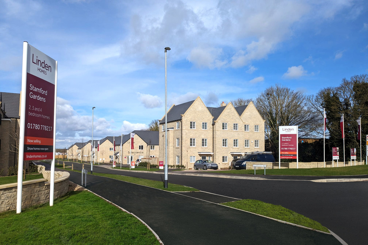Stamford Gardens, Stamford, Lincolnshire — photo 1