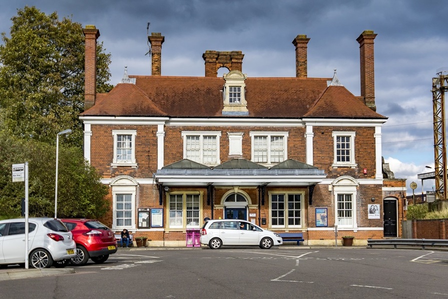 Melton Manor — photo 9