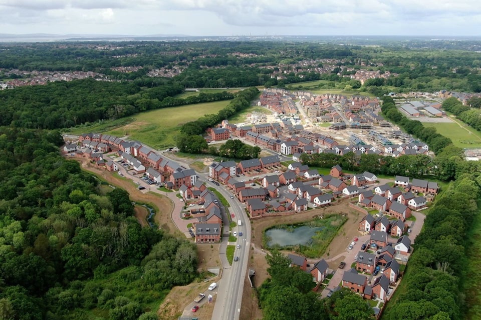 Woodlands Chase, Whiteley, Hampshire — photo 1