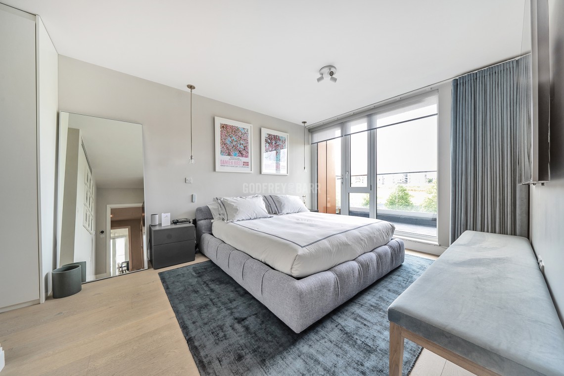 New Burghley House, Mill Hill East - Image 7