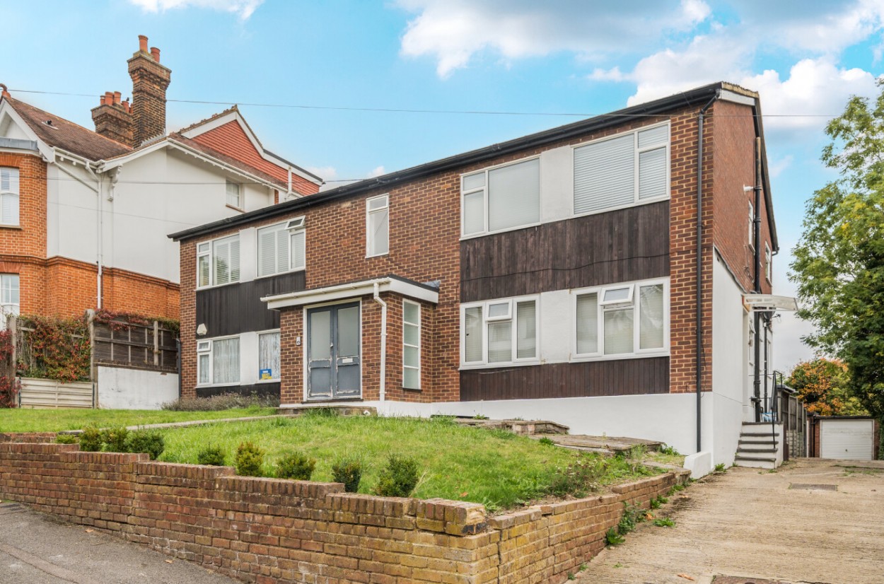 Woodville Road, Barnet