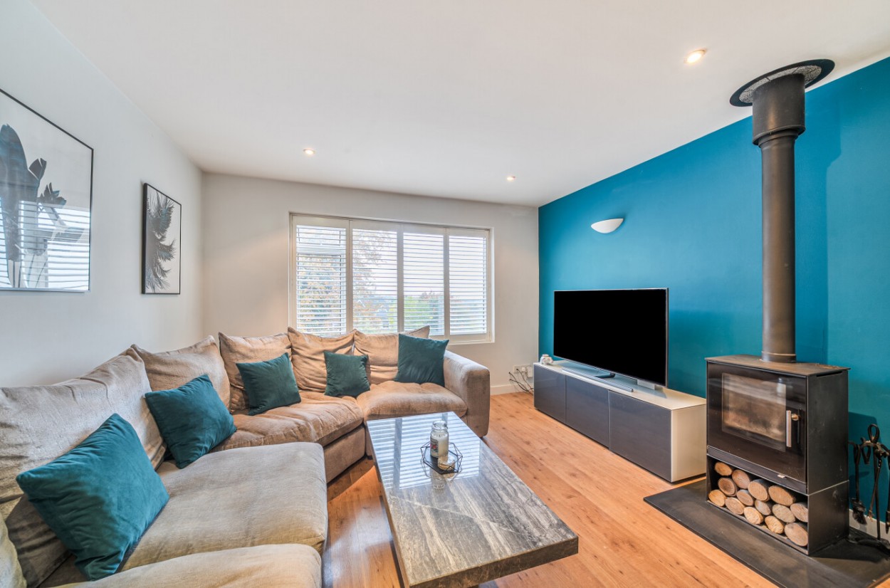 Woodville Road, Barnet - Image 2