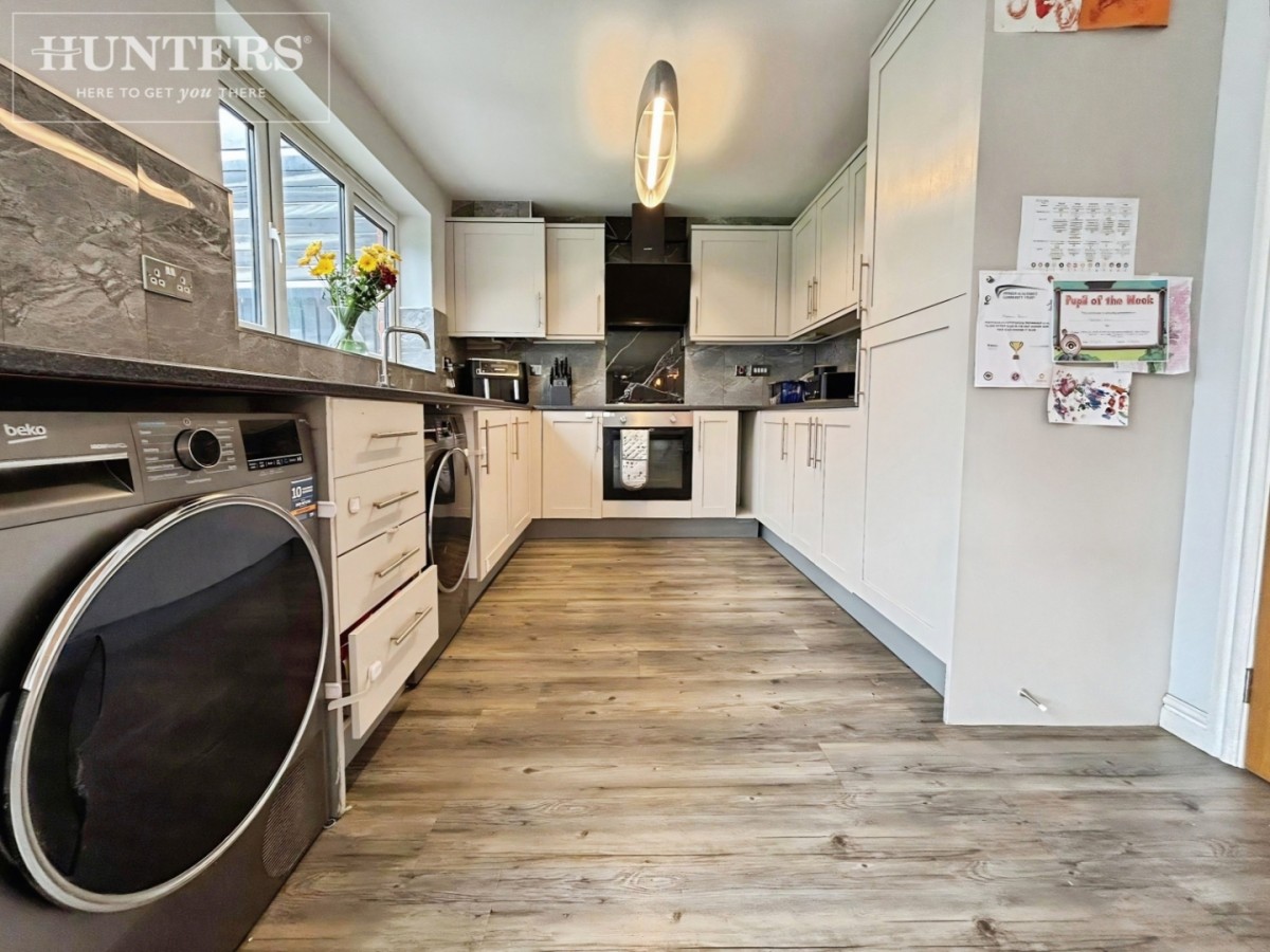 Old Royston Avenue, Barnsley - Image 5