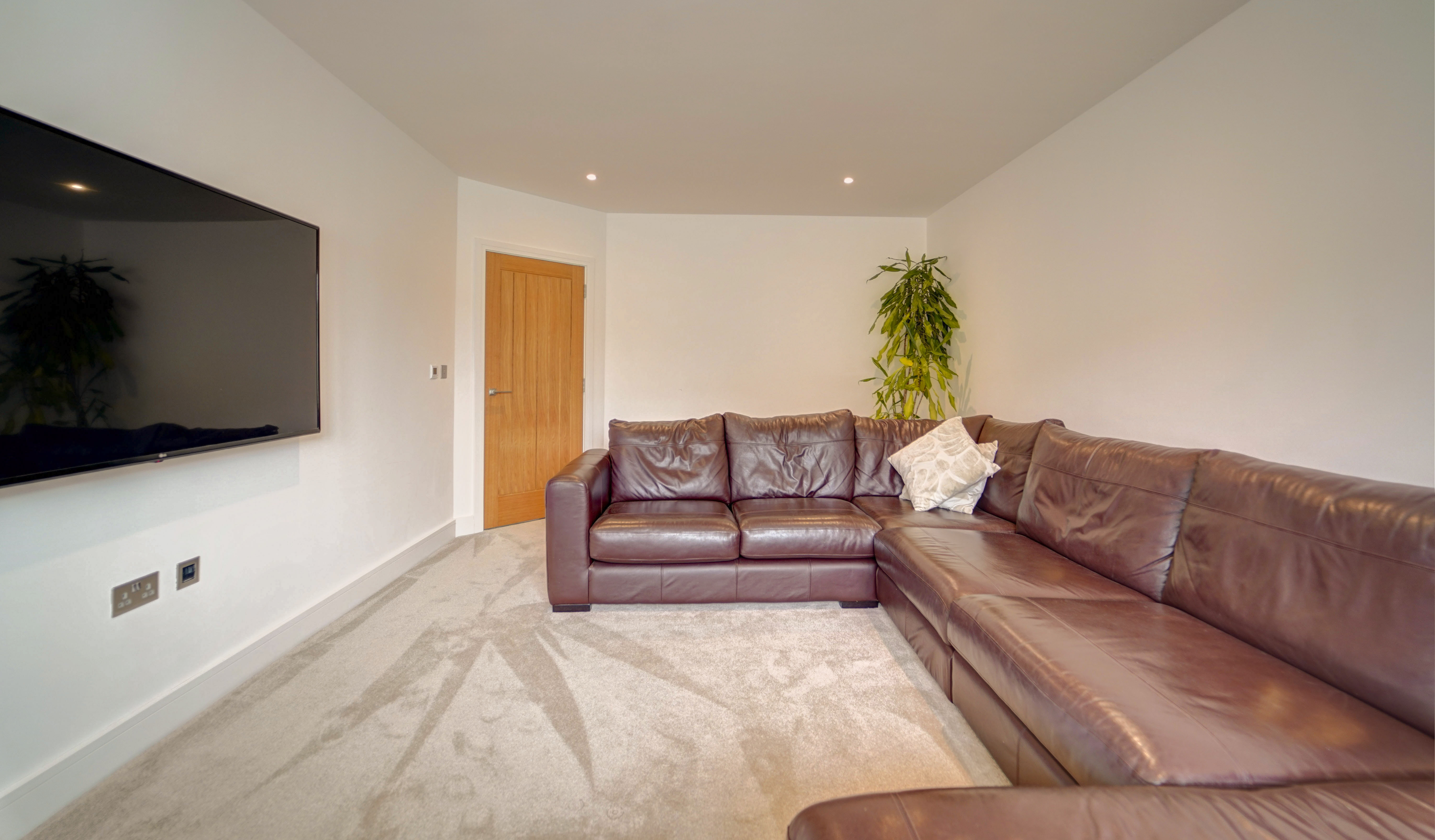 Shefford Road, Meppershall - Image 12