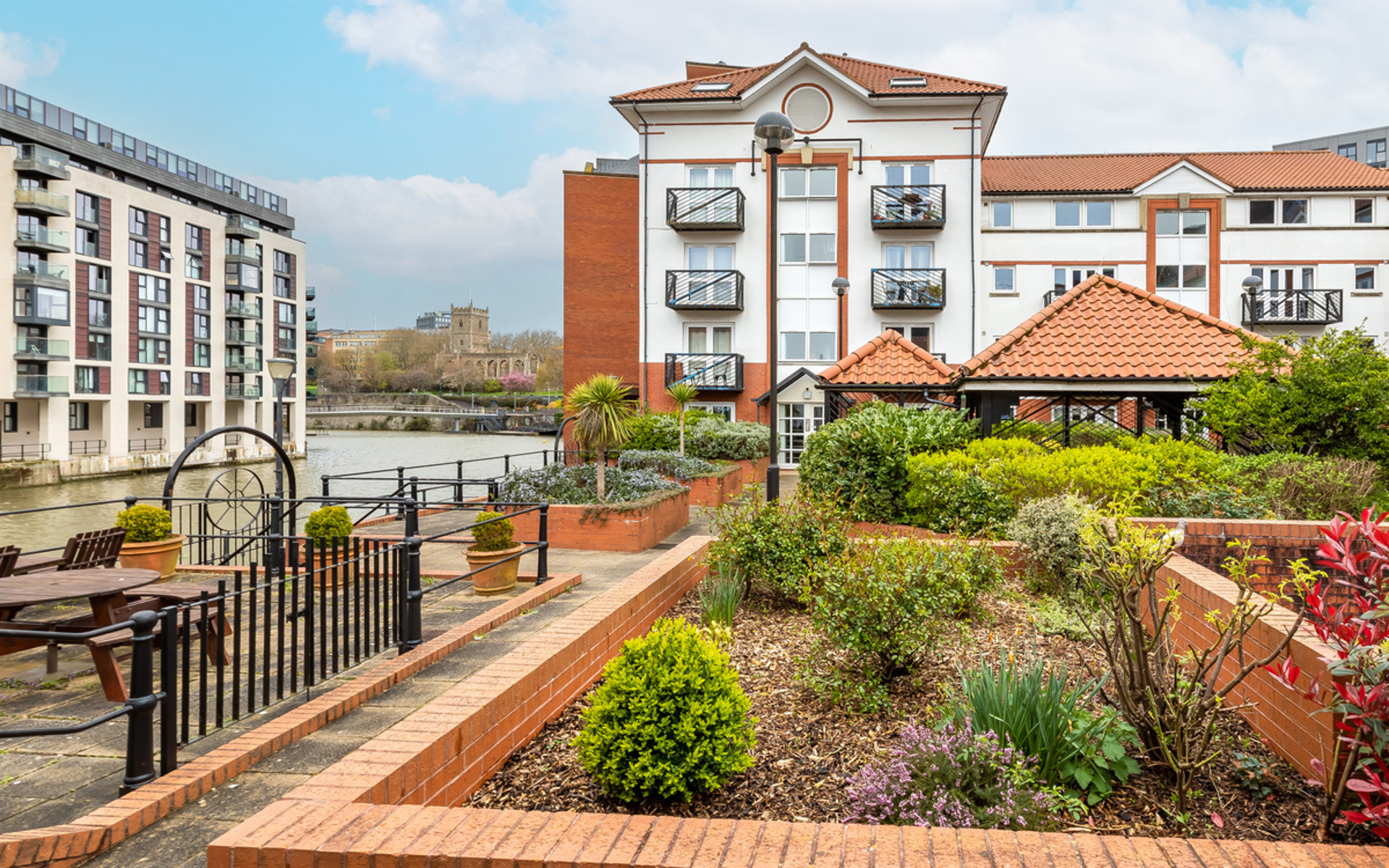 Ferrymans Court, Central Bristol - Image 9