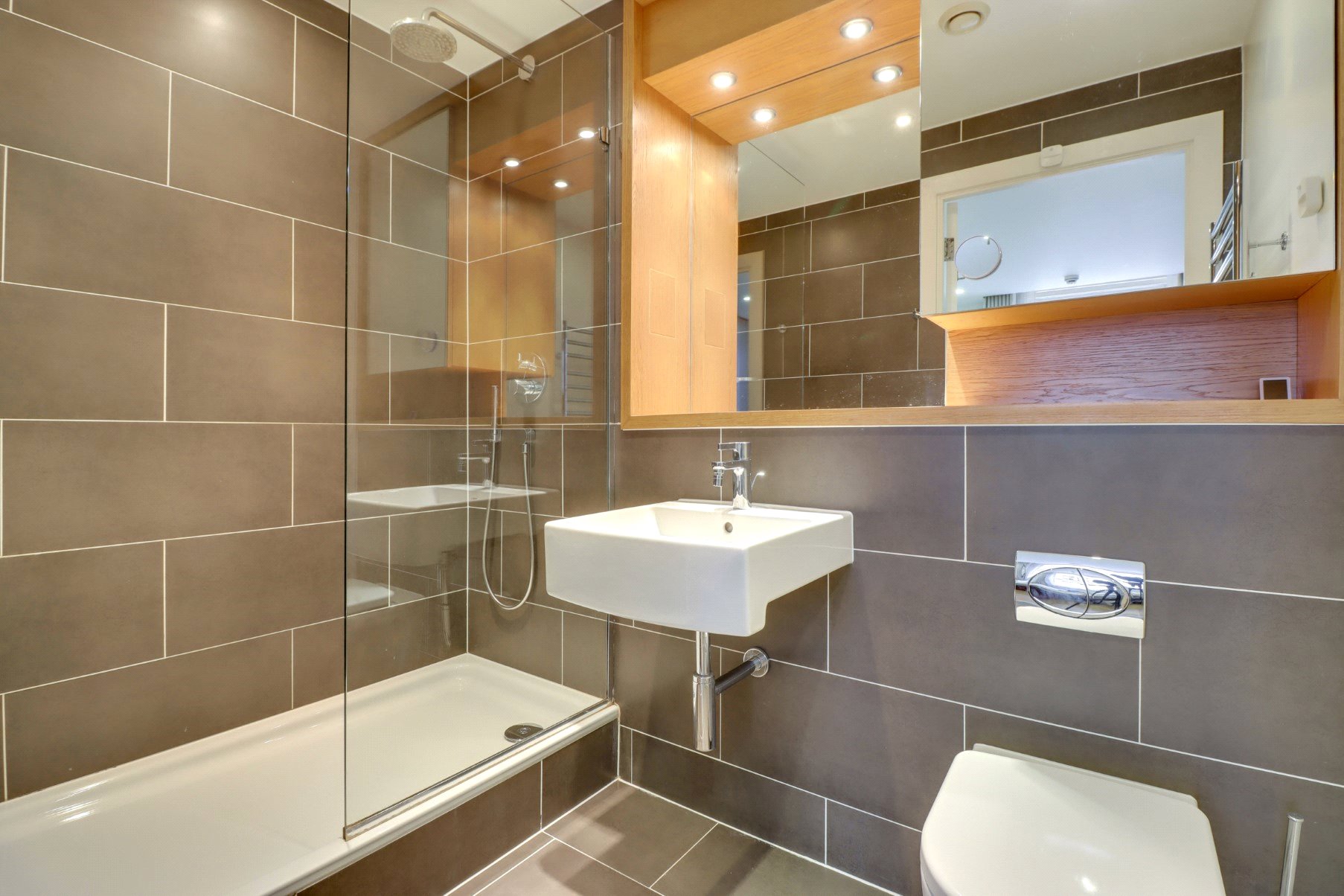 Oval Road, Camden Town - Image 8