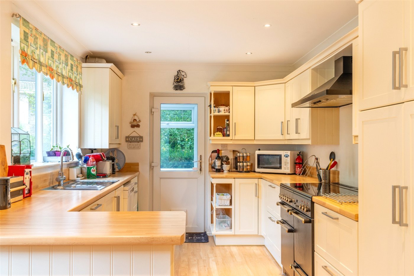 Park Homer Drive, Colehill - Image 13