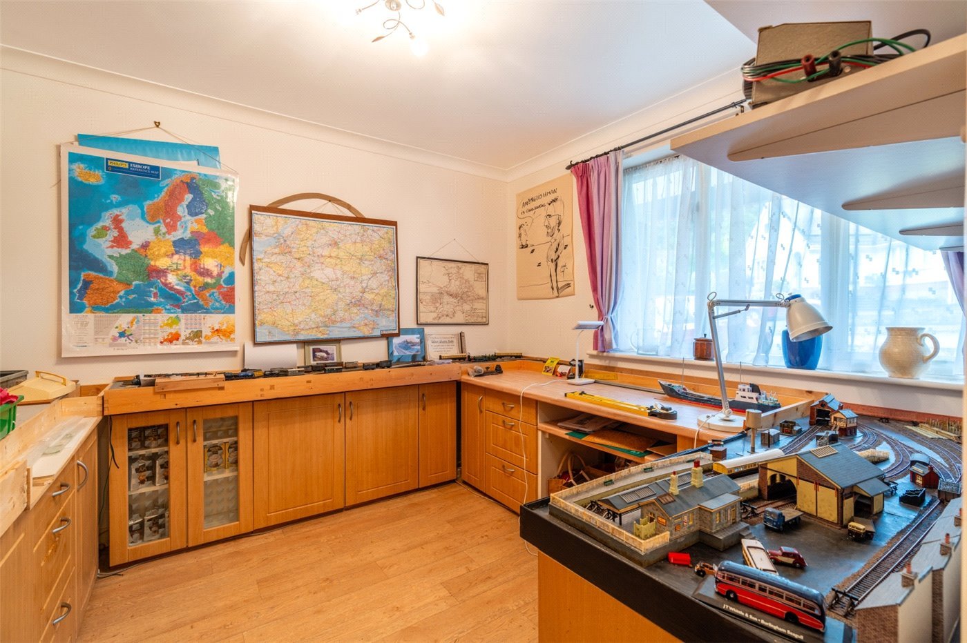 Park Homer Drive, Colehill - Image 14