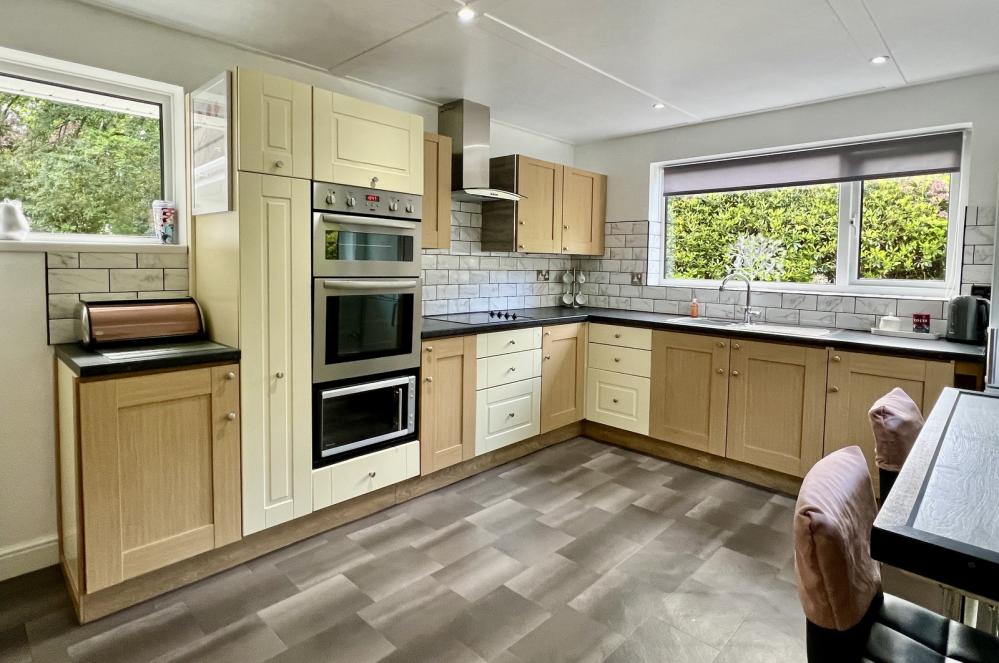 Chapel Rise, Avon Castle, Ringwood - Image 7