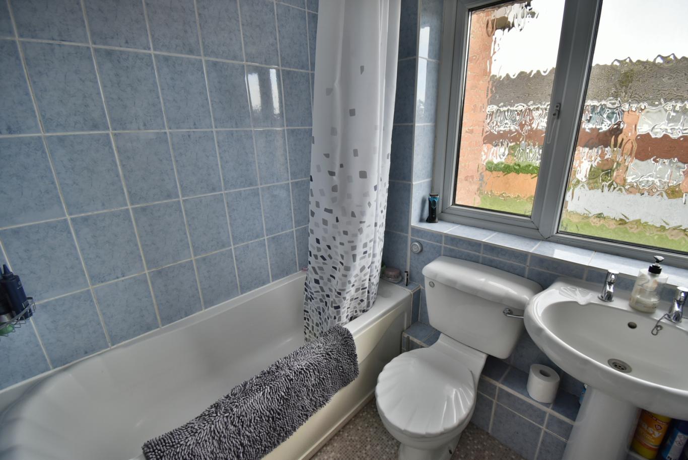 Medway Road, Ferndown - Image 15