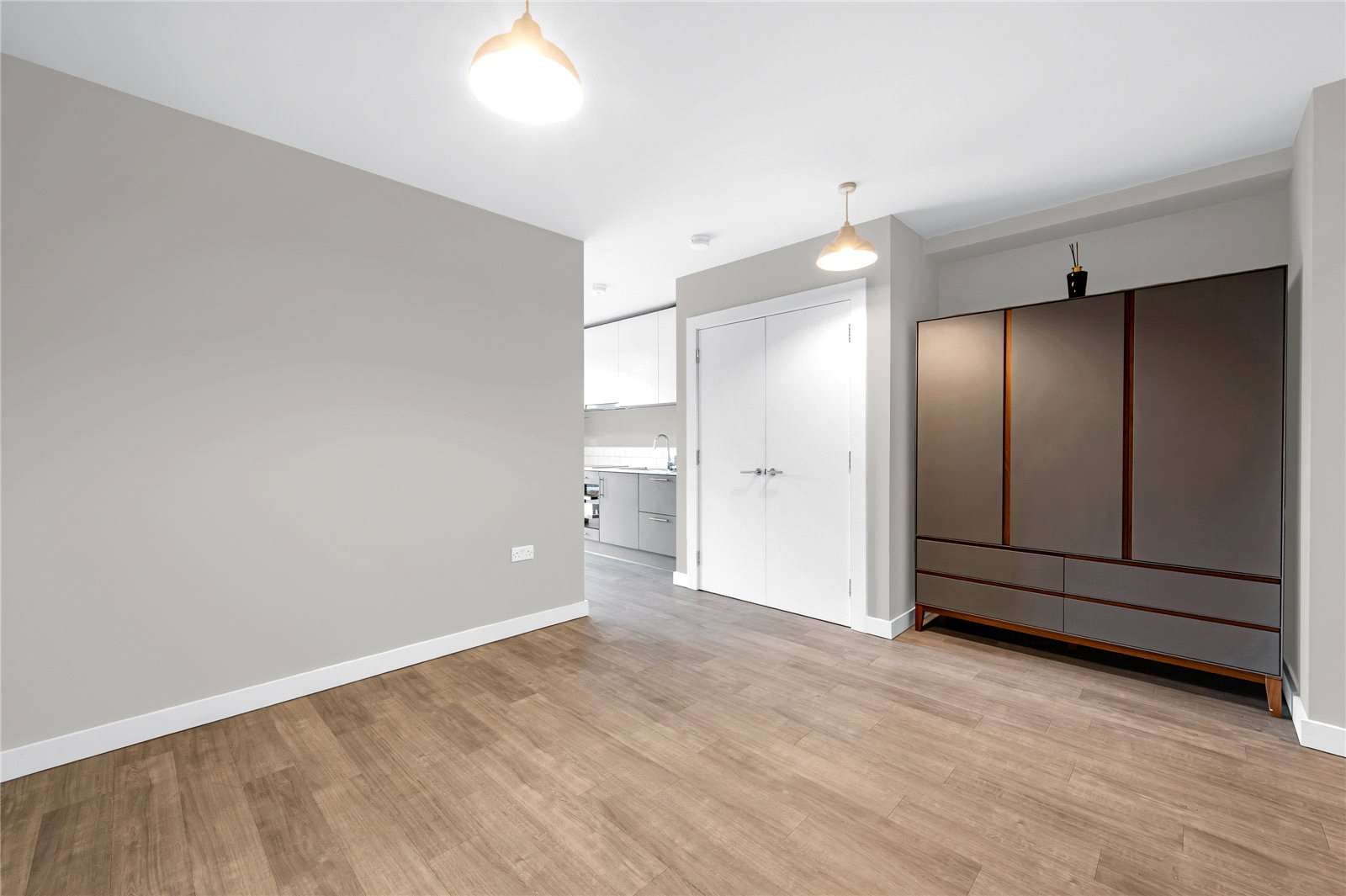 Hawkins House, Ealing - Image 7