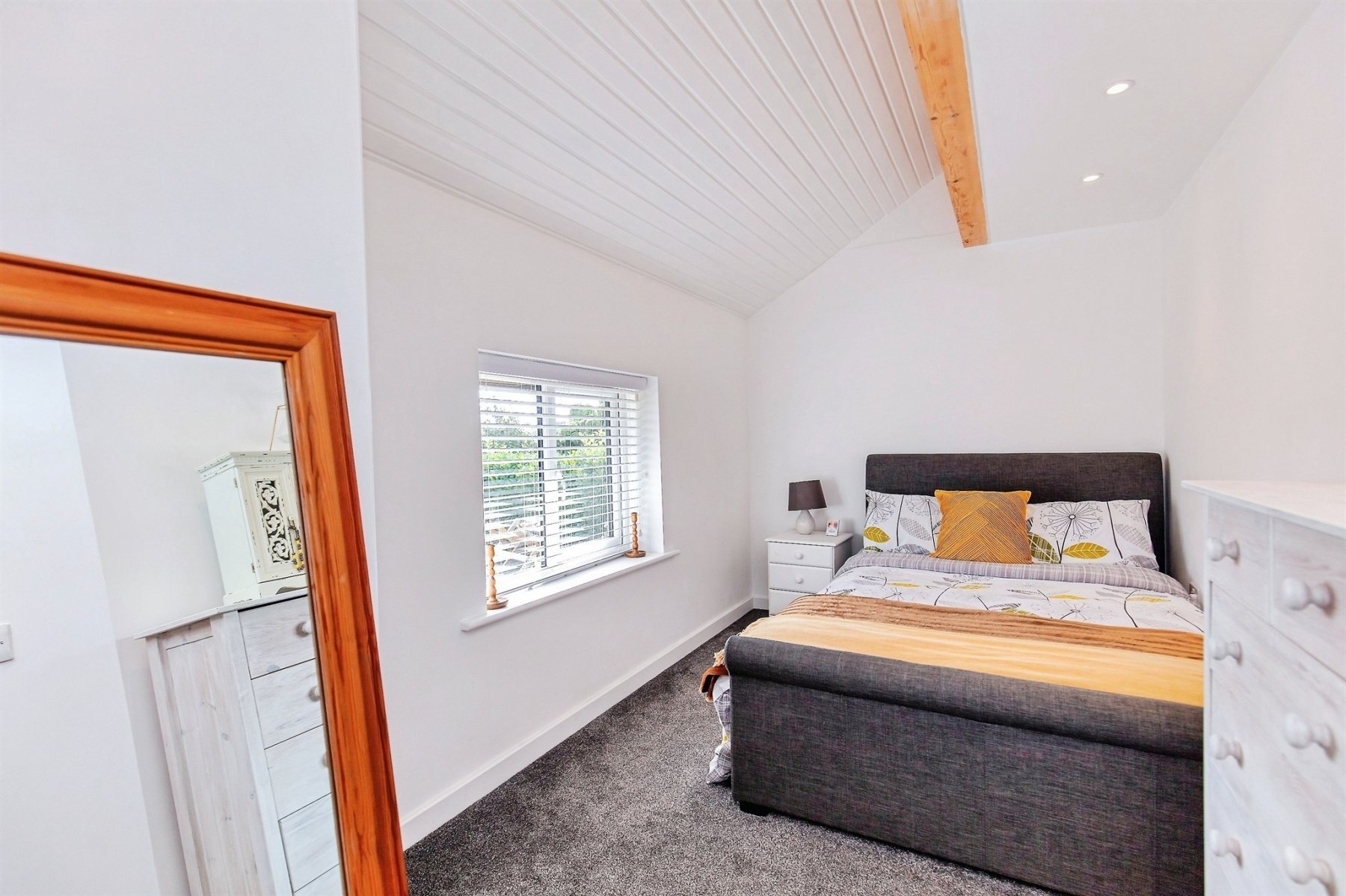 Greenbank Terrace, Kettering - Image 13