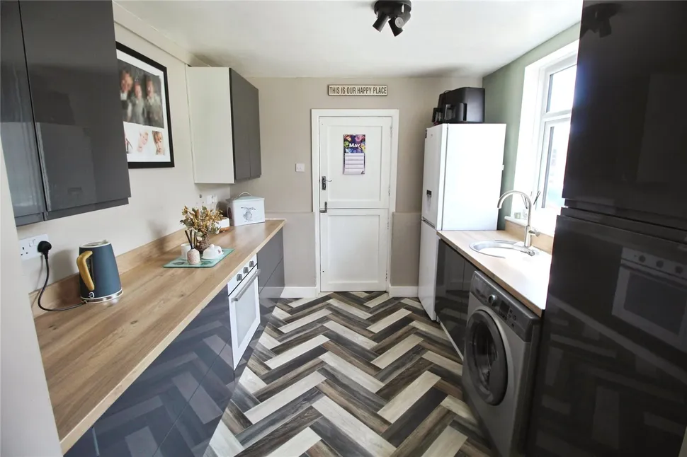 South Road, High Green - Image 4