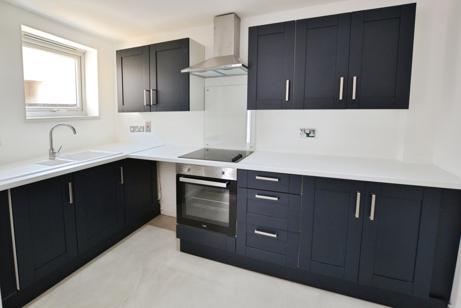 High Street, Town Centre - Image 2