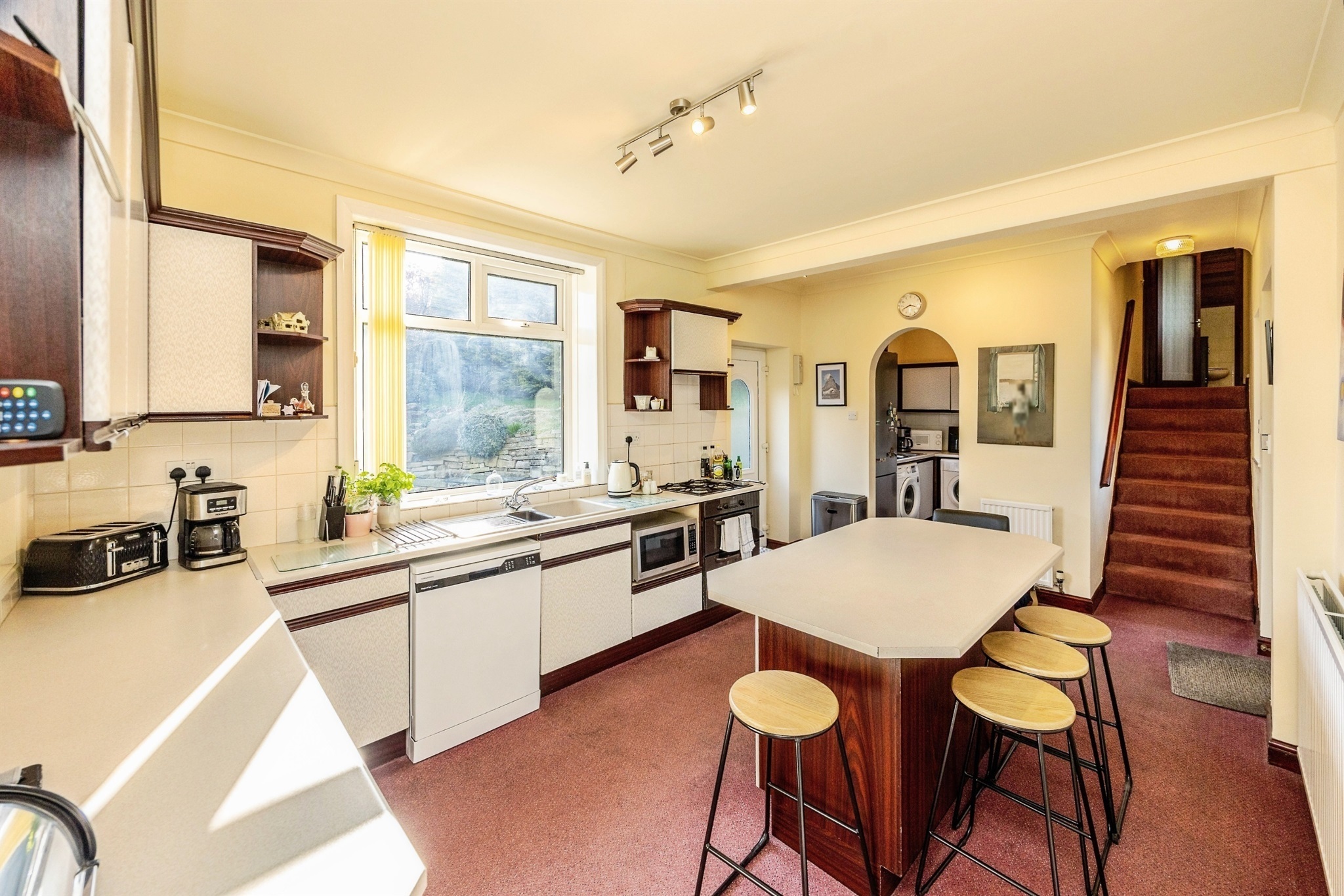 Rochdale Road, Halifax - Image 8