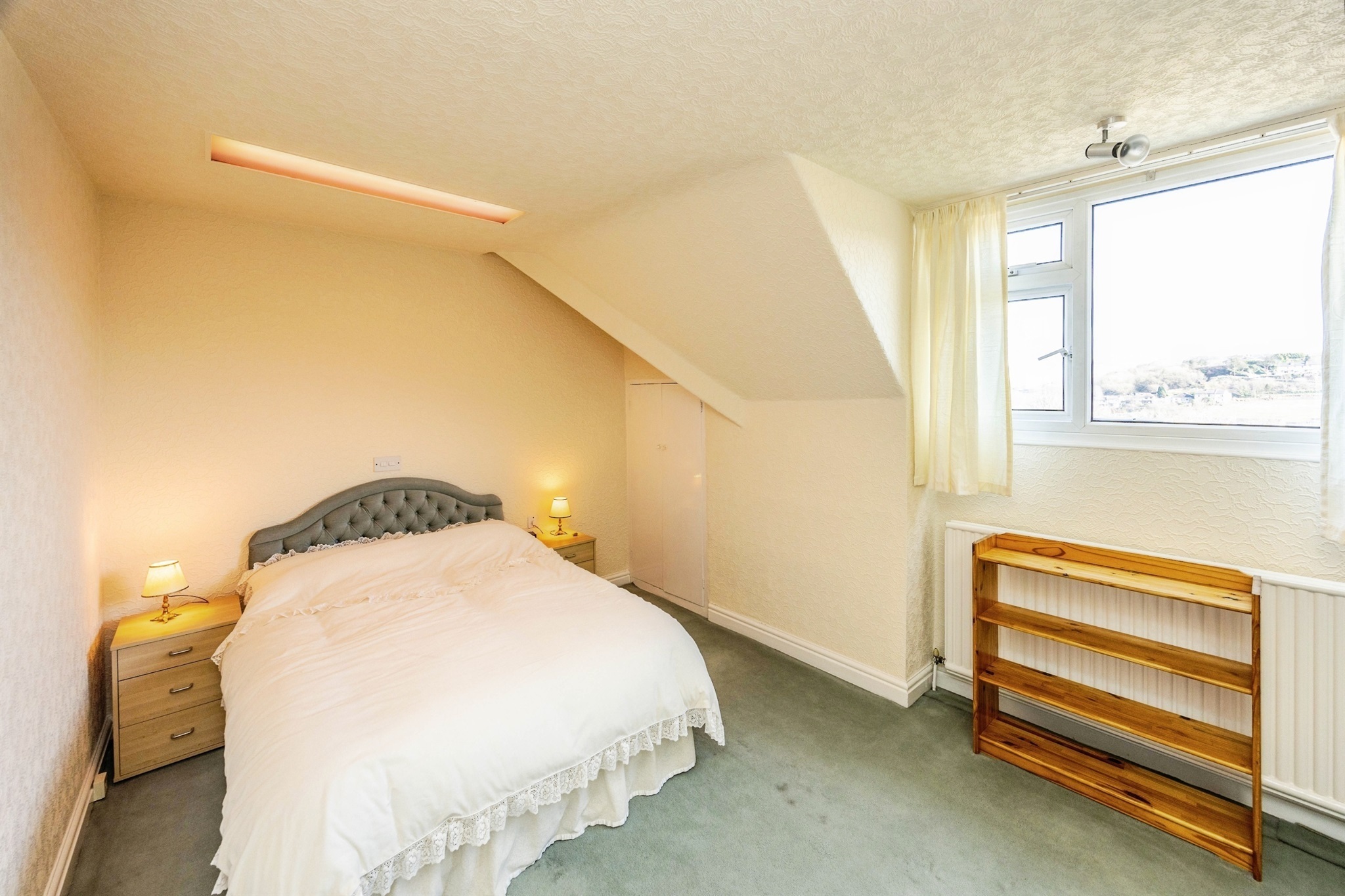 Rochdale Road, Halifax - Image 15